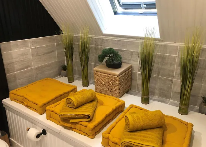 B&B Grande Familiale Jaune Bonnement Bien 3*